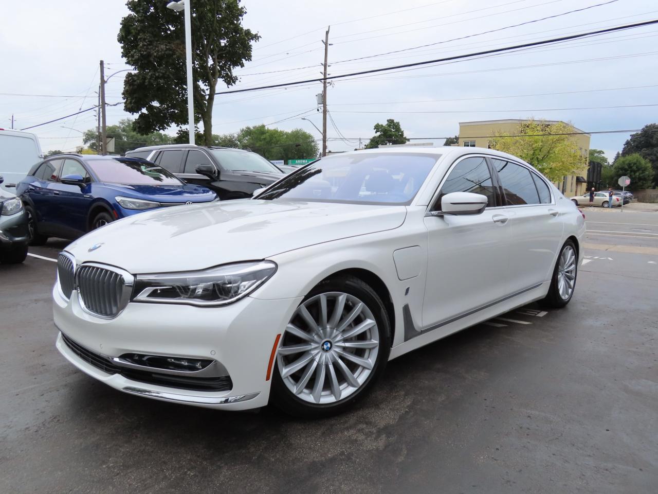 2017 BMW 7 Series 740Le XDrive AWD - Hybrid - Navi - Leather !! Photo