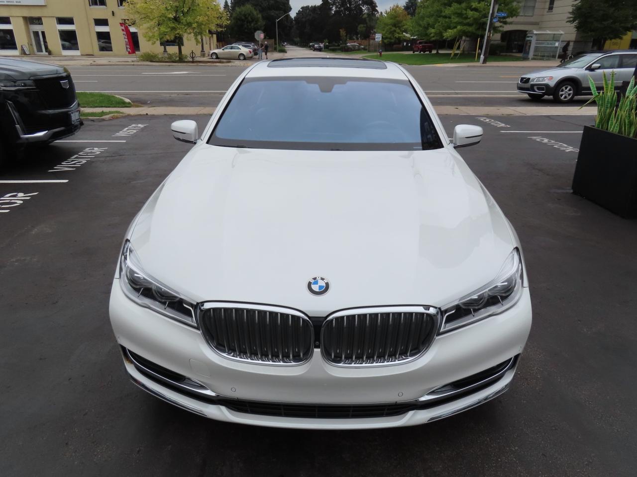 2017 BMW 7 Series 740Le XDrive AWD - Hybrid - Navi - Leather !! Photo