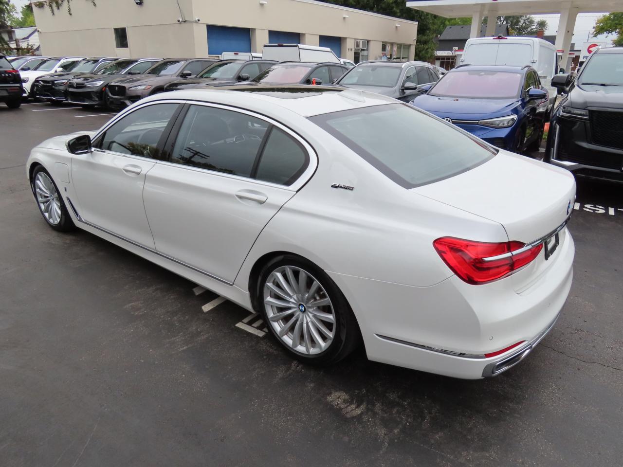 2017 BMW 7 Series 740Le XDrive AWD - Hybrid - Navi - Leather !! Photo