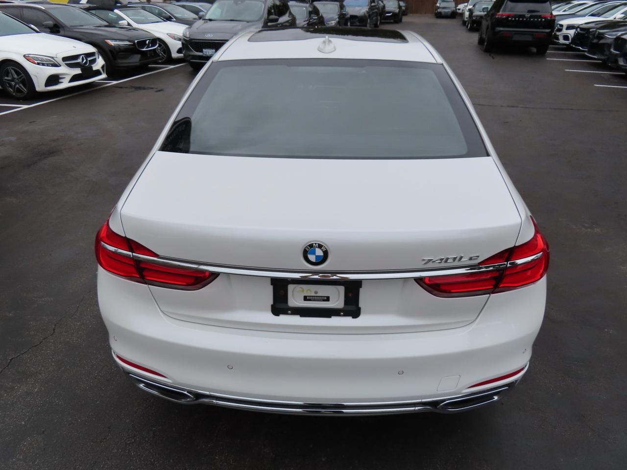 2017 BMW 7 Series 740Le XDrive AWD - Hybrid - Navi - Leather !! Photo