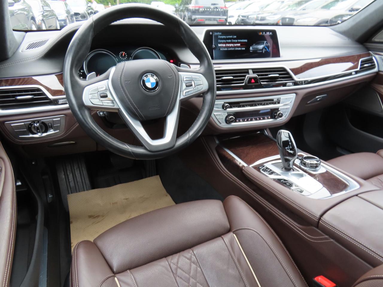 2017 BMW 7 Series 740Le XDrive AWD - Hybrid - Navi - Leather !! Photo