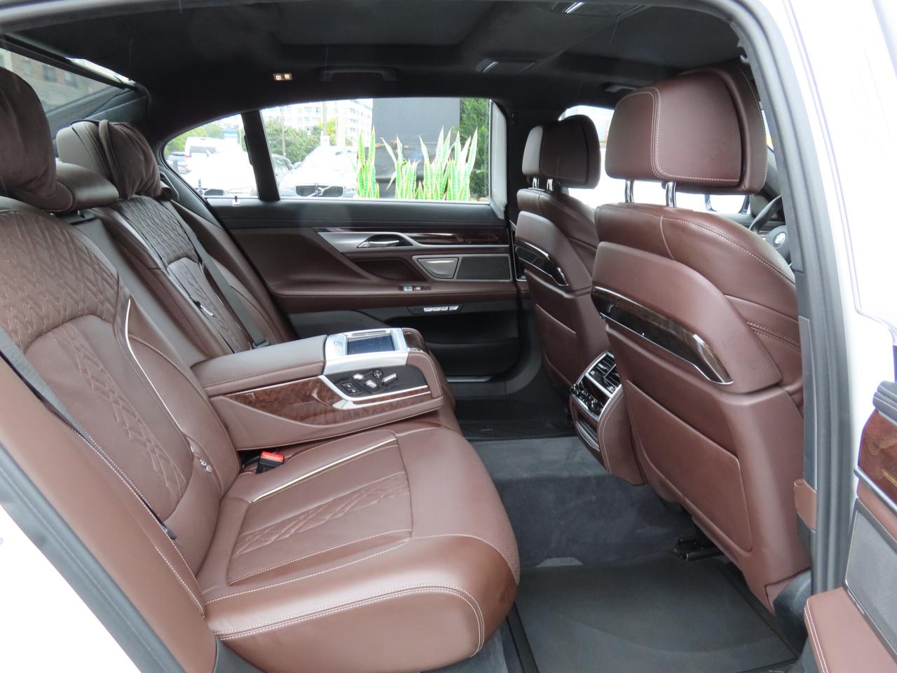 2017 BMW 7 Series 740Le XDrive AWD - Hybrid - Navi - Leather !! Photo