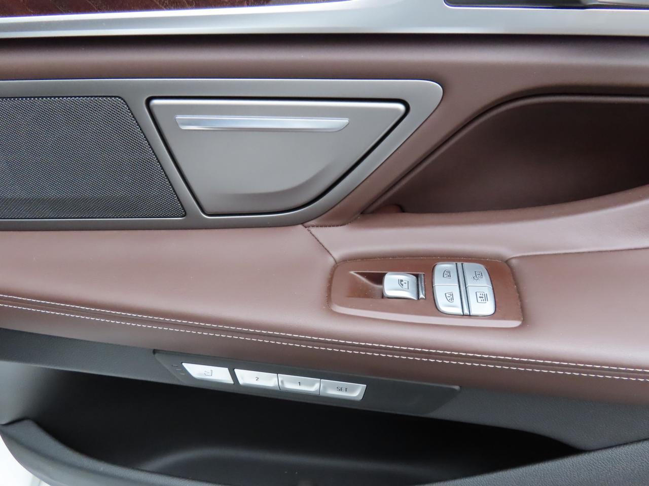 2017 BMW 7 Series 740Le XDrive AWD - Hybrid - Navi - Leather !! Photo