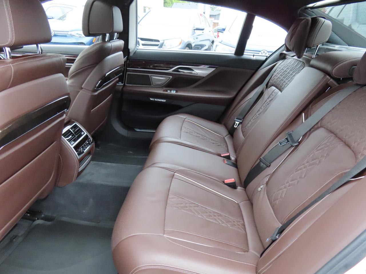 2017 BMW 7 Series 740Le XDrive AWD - Hybrid - Navi - Leather !! Photo