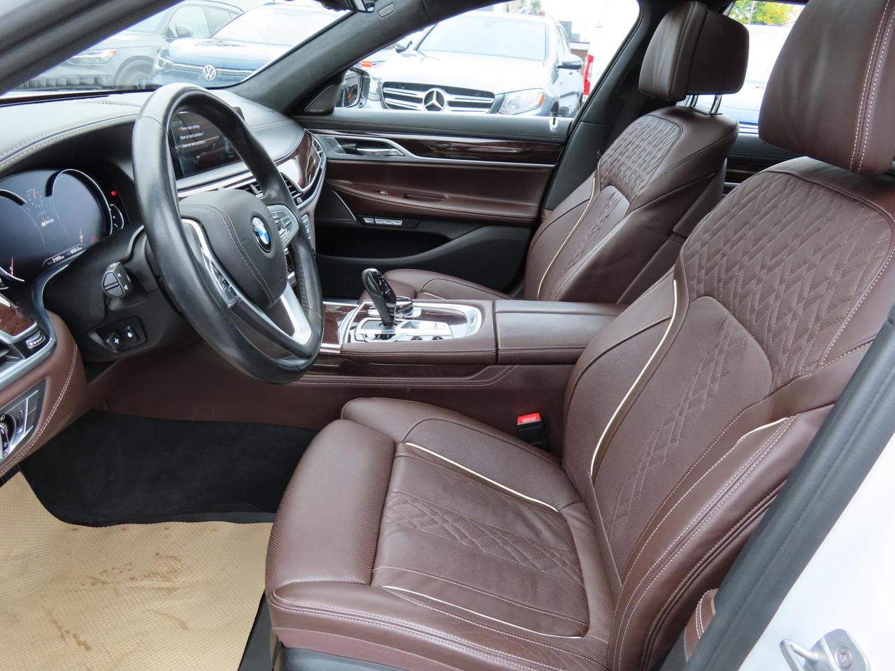 2017 BMW 7 Series 740Le XDrive AWD - Hybrid - Navi - Leather !! Photo