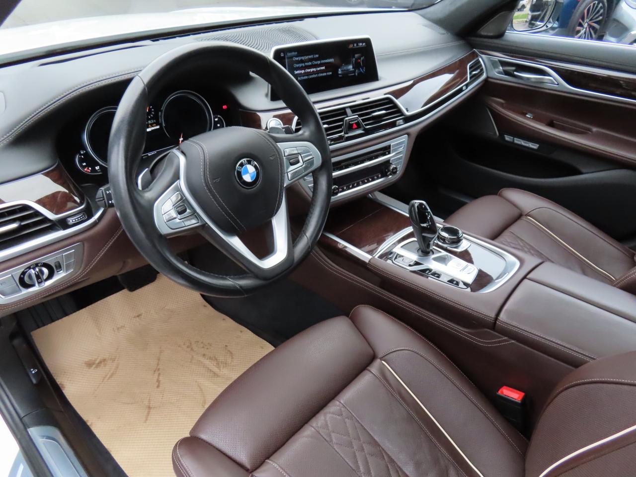 2017 BMW 7 Series 740Le XDrive AWD - Hybrid - Navi - Leather !! Photo