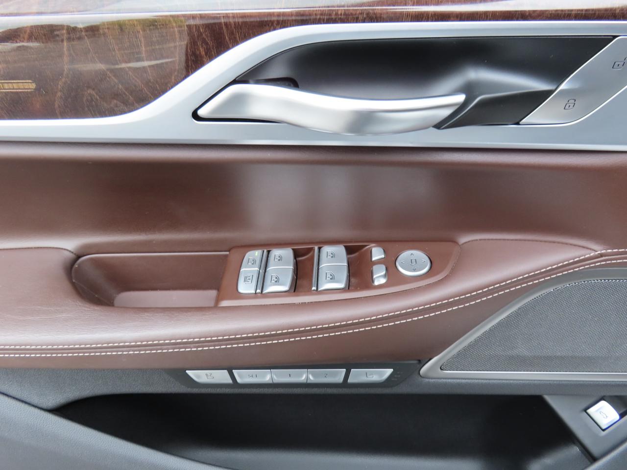 2017 BMW 7 Series 740Le XDrive AWD - Hybrid - Navi - Leather !! Photo