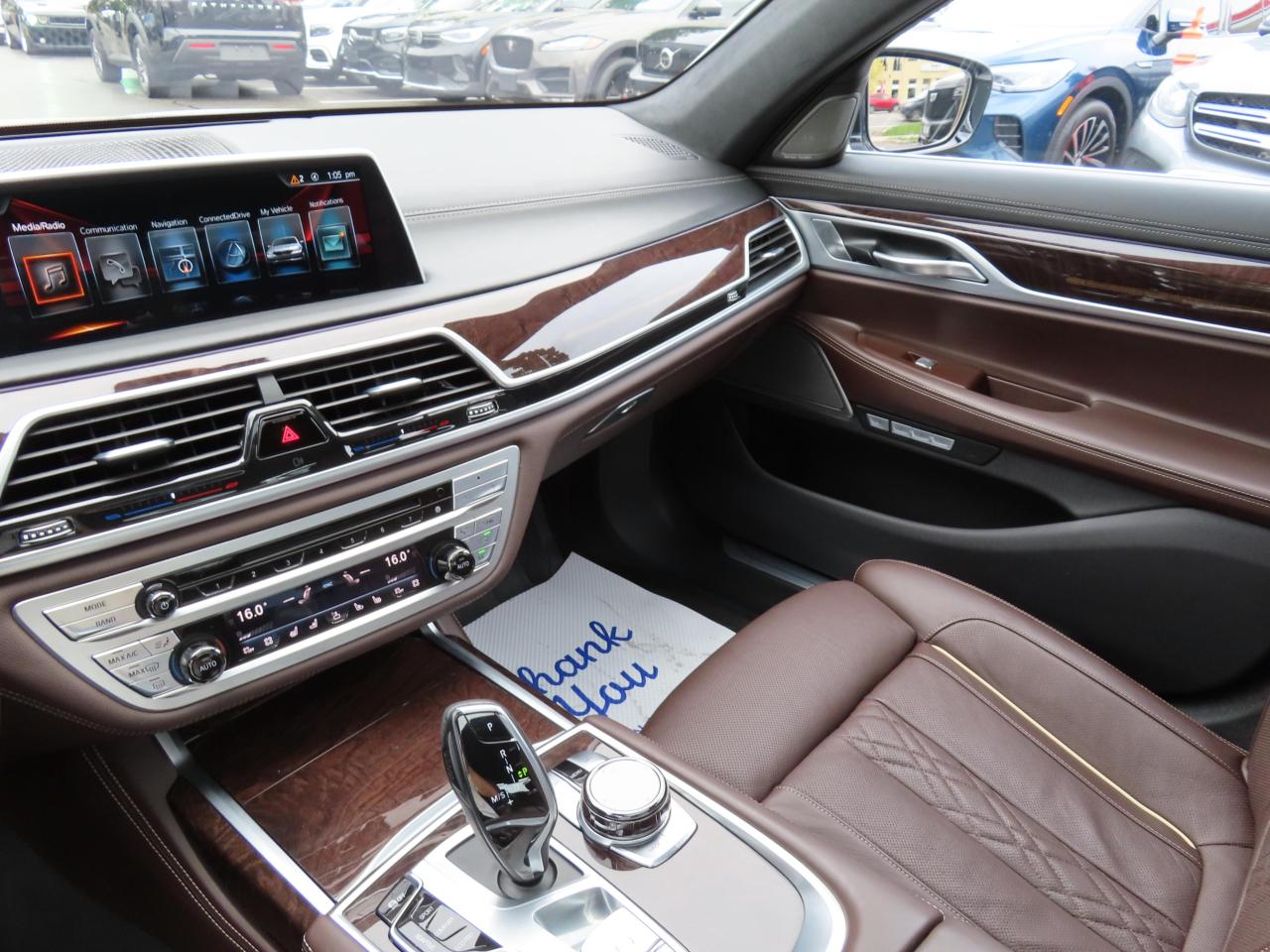 2017 BMW 7 Series 740Le XDrive AWD - Hybrid - Navi - Leather !! Photo