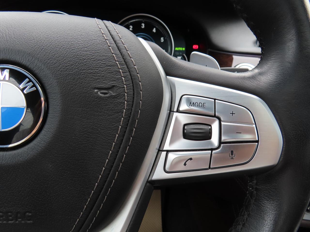 2017 BMW 7 Series 740Le XDrive AWD - Hybrid - Navi - Leather !! Photo