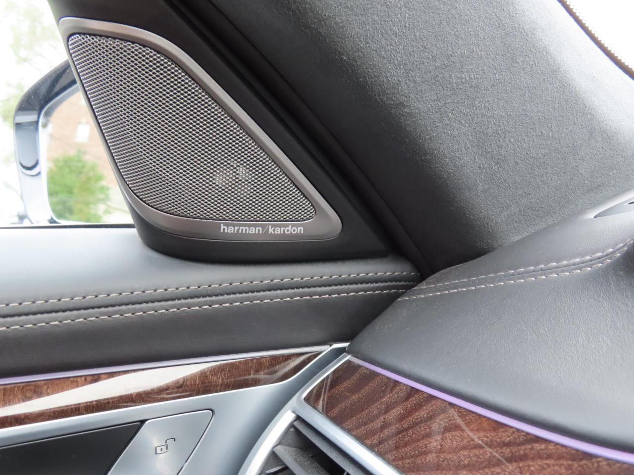 2017 BMW 7 Series 740Le XDrive AWD - Hybrid - Navi - Leather !! Photo