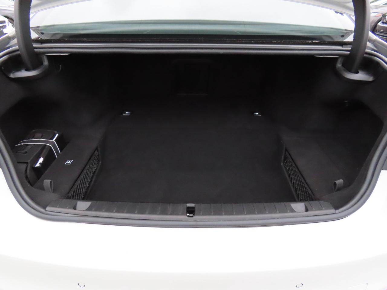 2017 BMW 7 Series 740Le XDrive AWD - Hybrid - Navi - Leather !! Photo