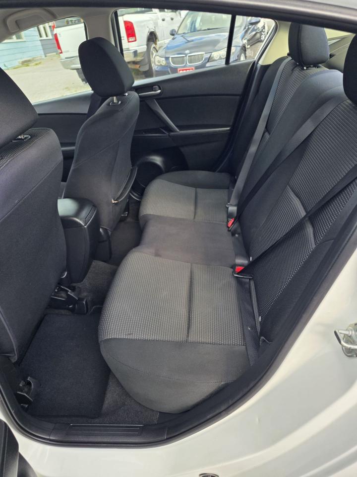 2013 Mazda MAZDA3 $6850 with Safety like new. - Photo #8