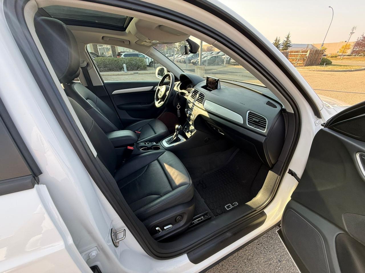 2017 Audi Q3 Komfort AWD | ALL CREDIT ACCEPTED!! - Photo #16