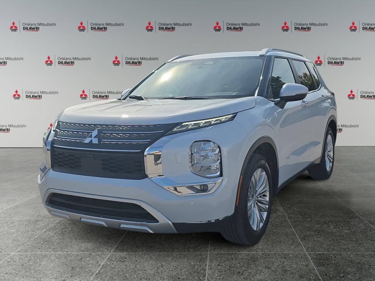 Used 2024 Mitsubishi Outlander SE S-AWC for sale in Orléans, ON