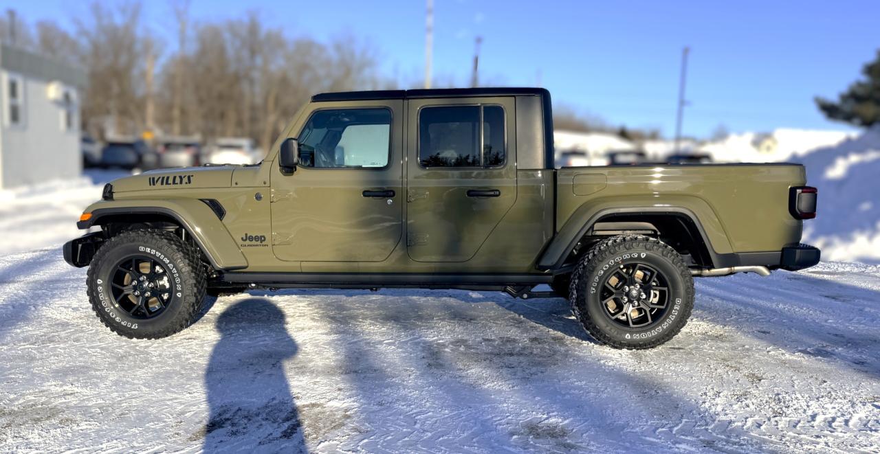 2026 Jeep Gladiator Willys 4x4 Photo