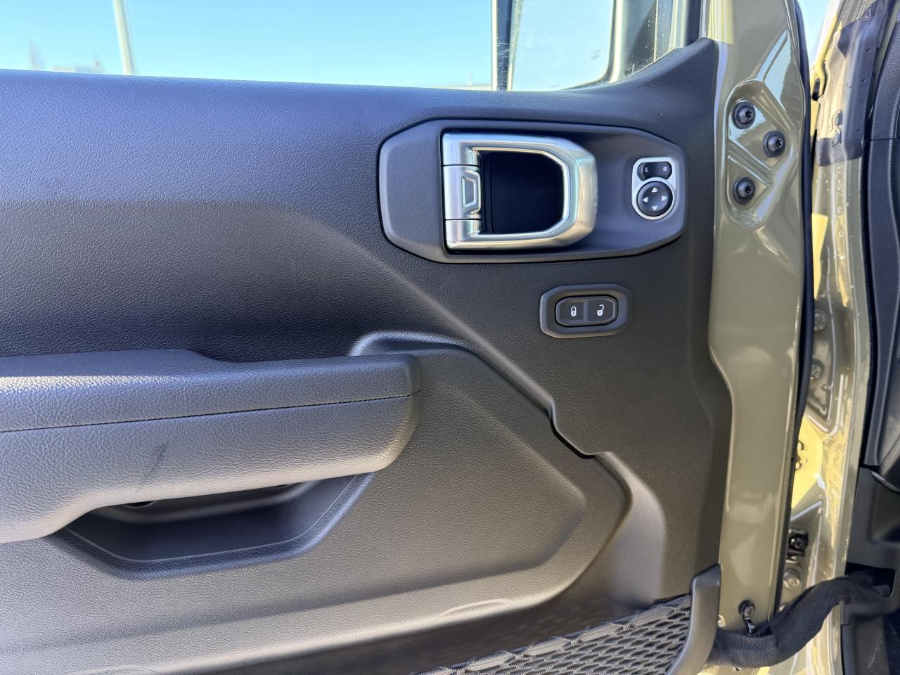 2026 Jeep Gladiator Willys 4x4 Photo