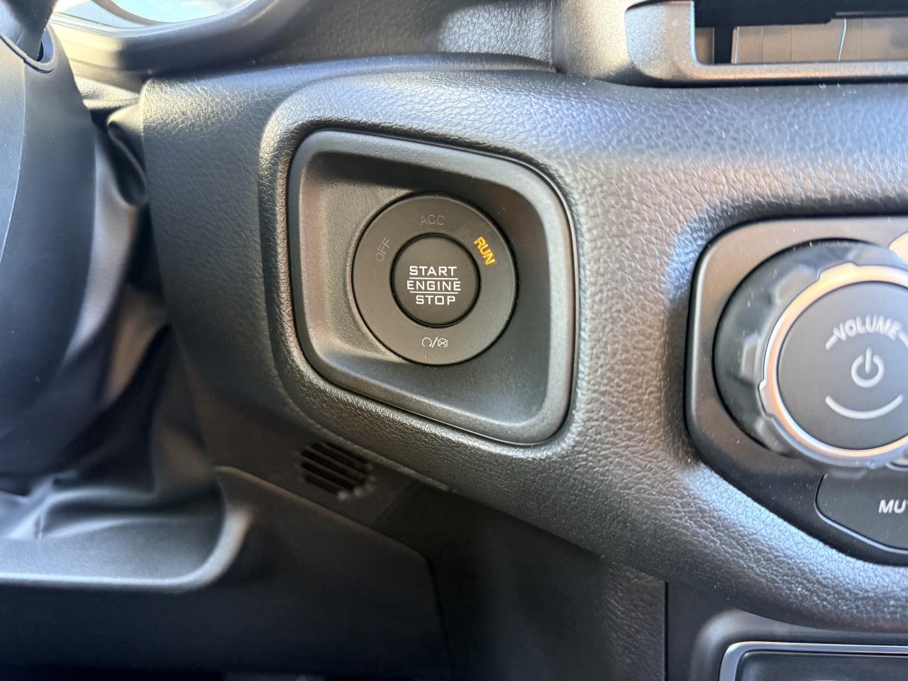 2026 Jeep Gladiator Willys 4x4 Photo