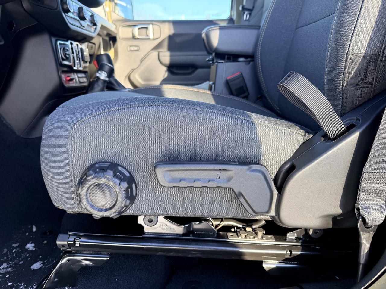 2026 Jeep Gladiator Willys 4x4 Photo