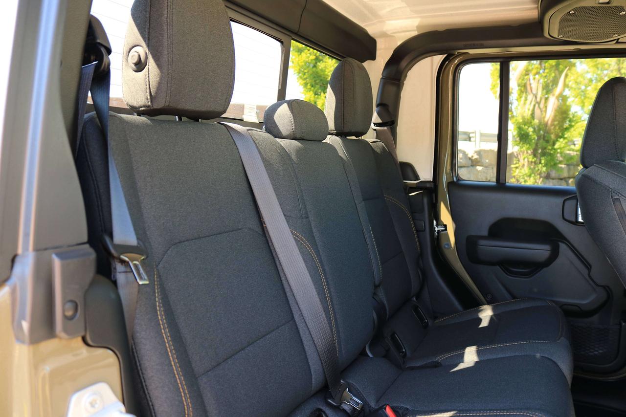 2026 Jeep Gladiator Willys 4x4 Photo