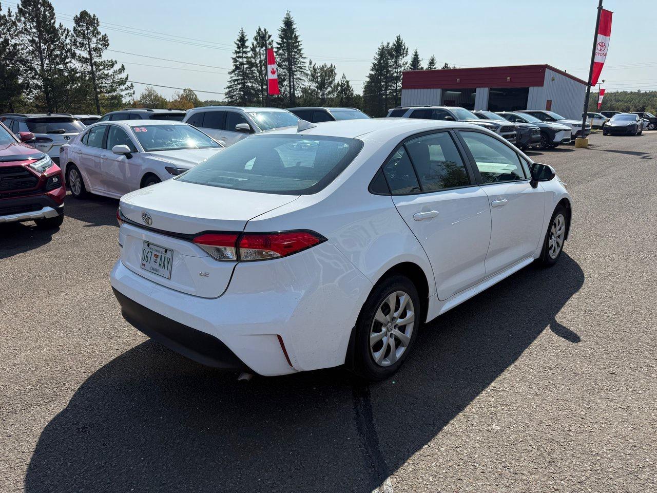 2023 Toyota Corolla LE Photo4