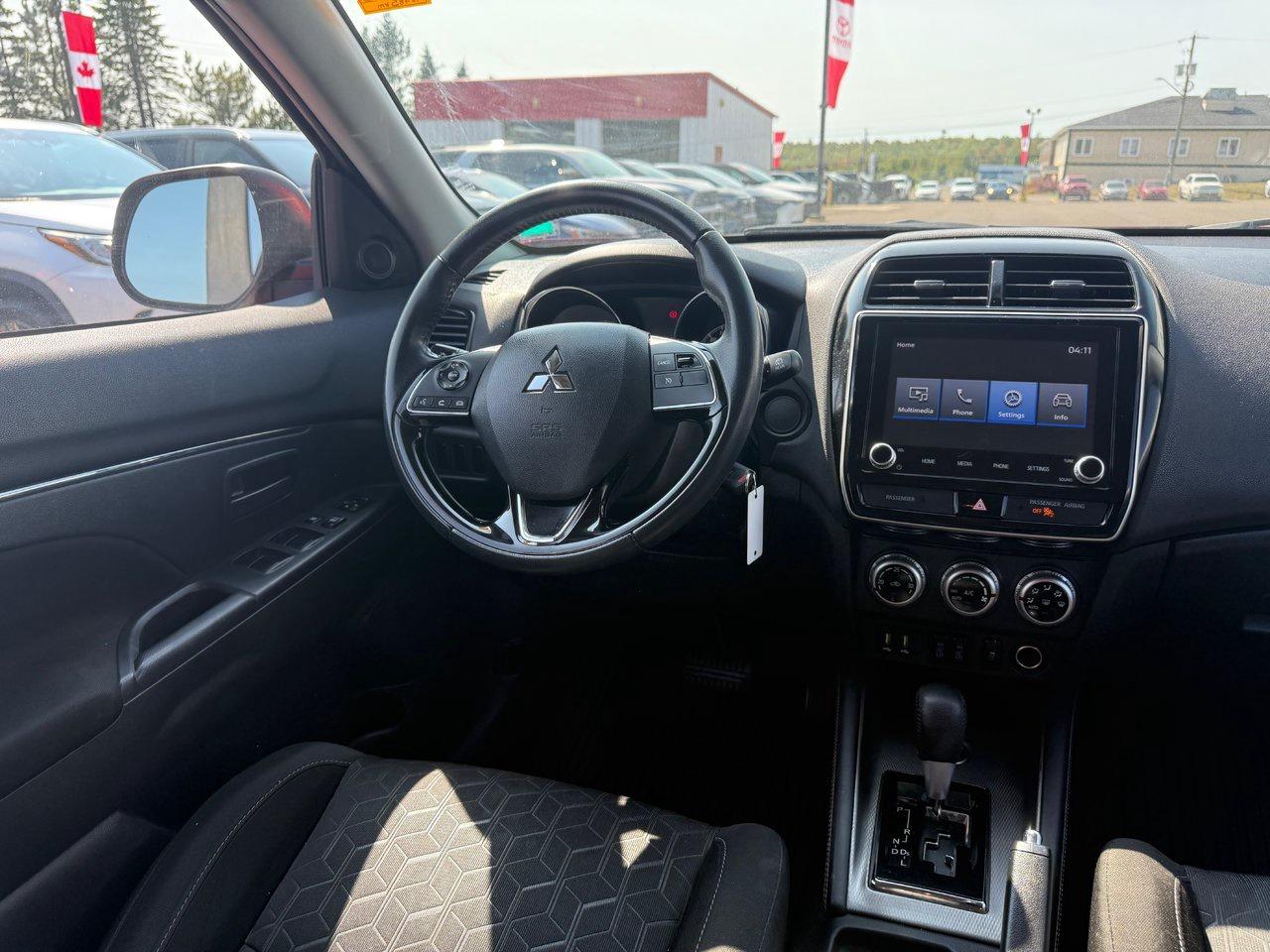 2020 Mitsubishi RVR ES Photo