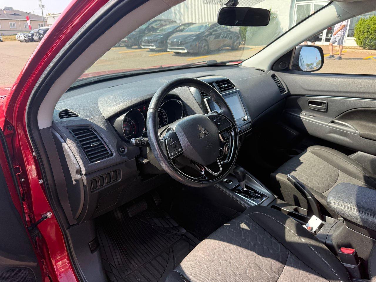 2020 Mitsubishi RVR ES Photo