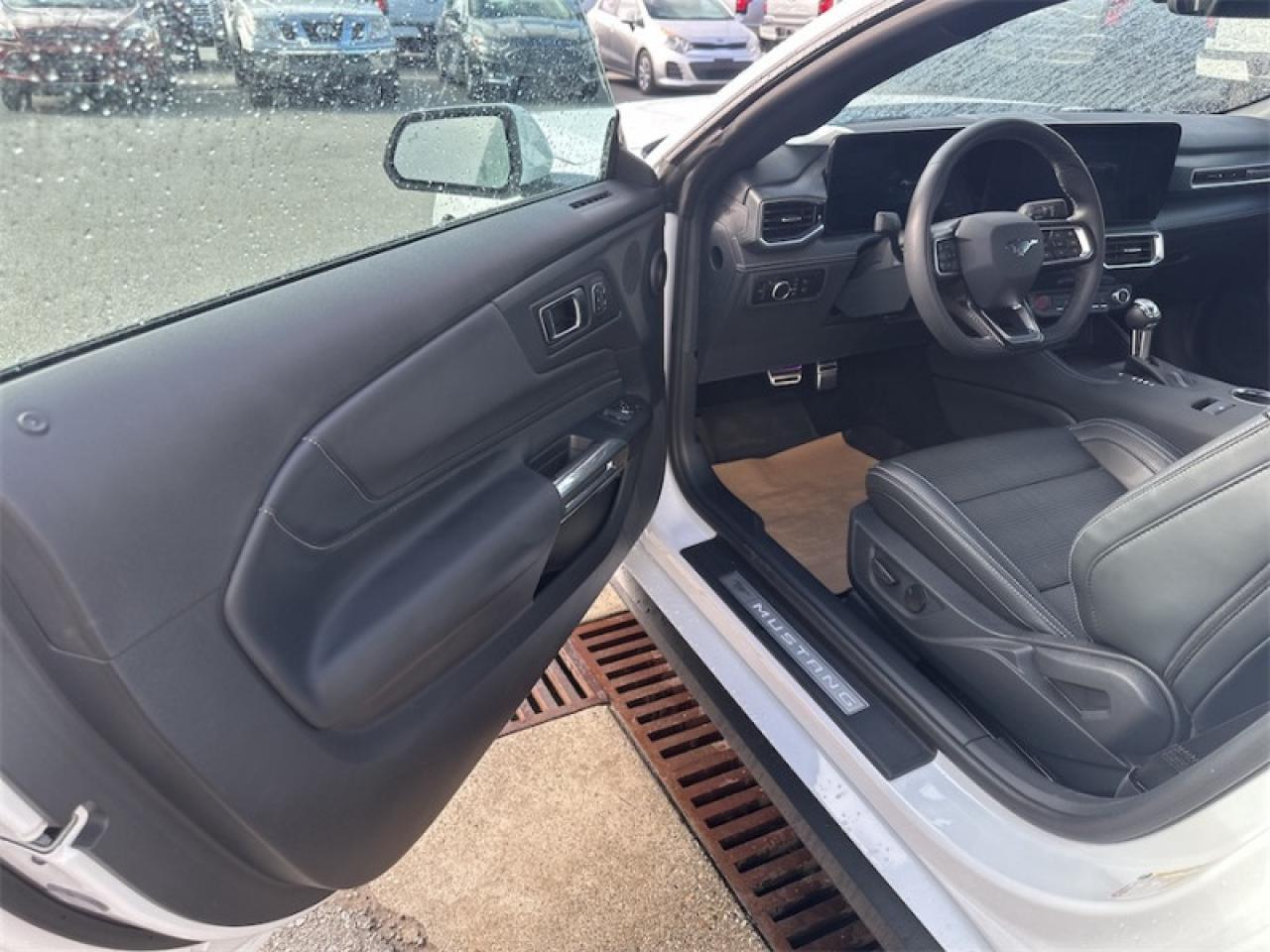 2025 Ford Mustang EcoBoost Premium  - Cooled Seats Photo5