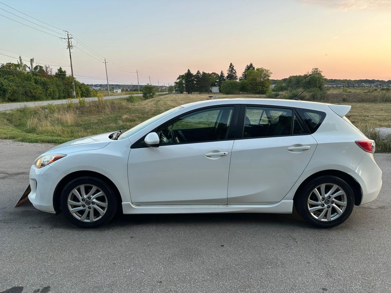 2013 Mazda MAZDA3 GS-SKY Photo2