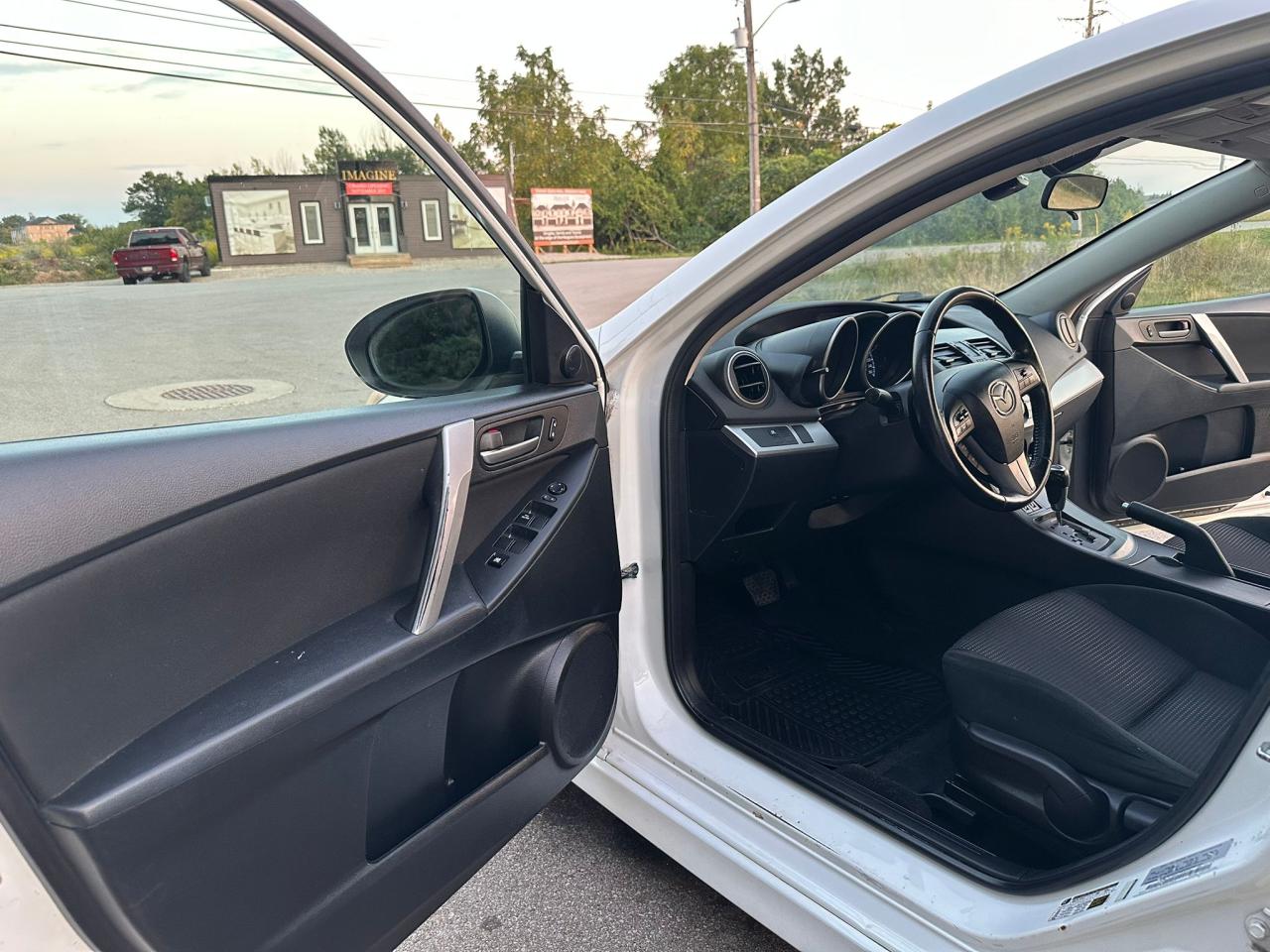 2013 Mazda MAZDA3 GS-SKY - Photo #23