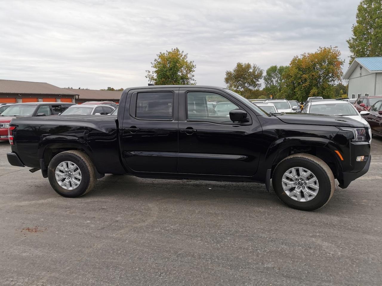 2022 Nissan Frontier SV - Photo #6