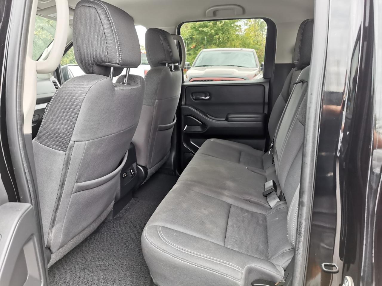 2022 Nissan Frontier SV - Photo #16