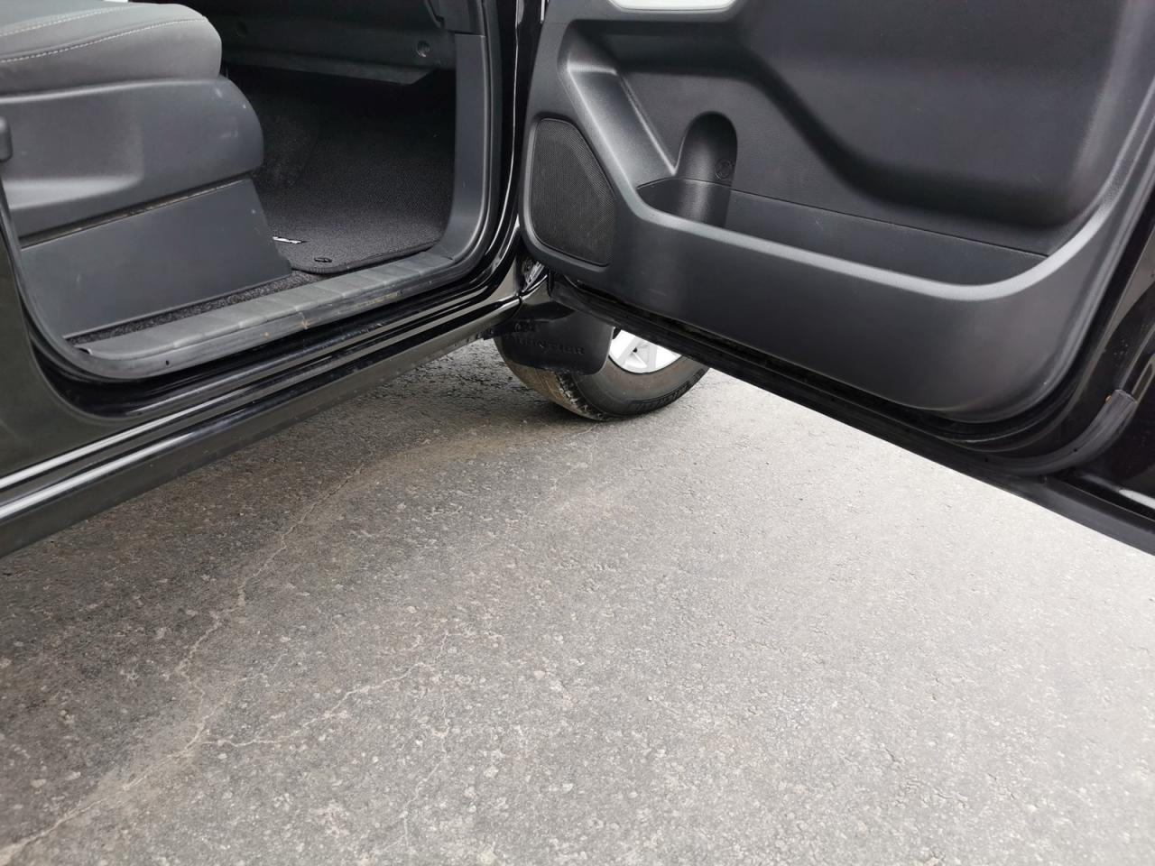 2022 Nissan Frontier SV - Photo #22