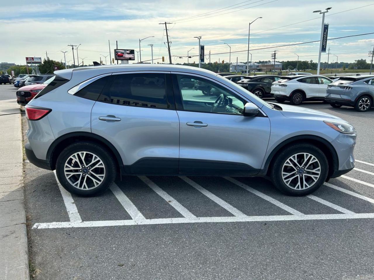 2022 Ford Escape 4DR SEL FHEV Photo3