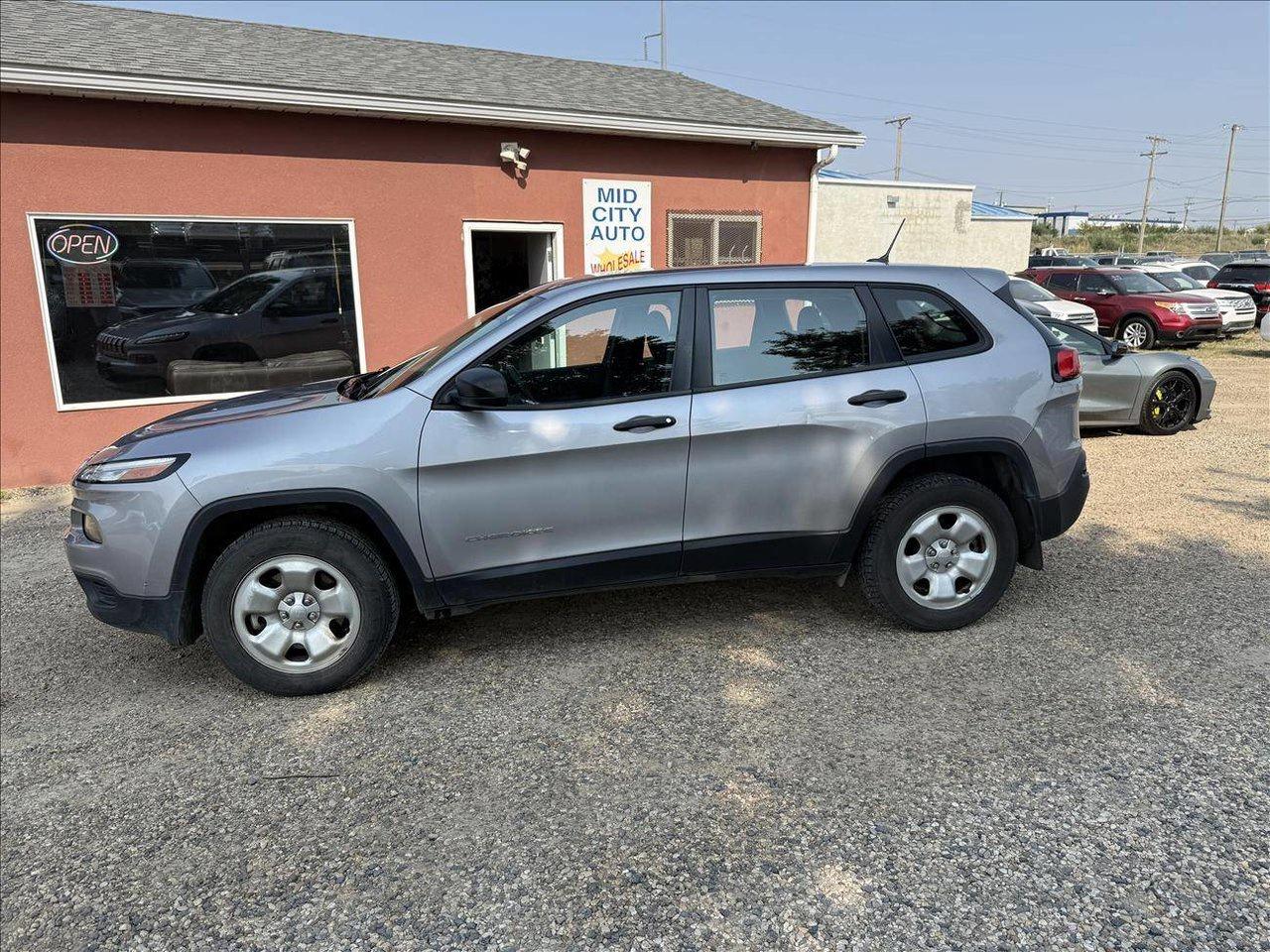 Used 2017 Jeep Cherokee SPORT 4WD for sale in Saskatoon, SK