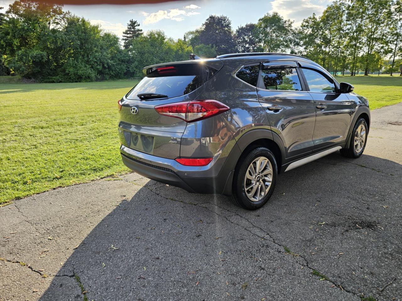 2017 Hyundai Tucson Luxury AWD *Leather/Sunroof/Navigation - Photo #6