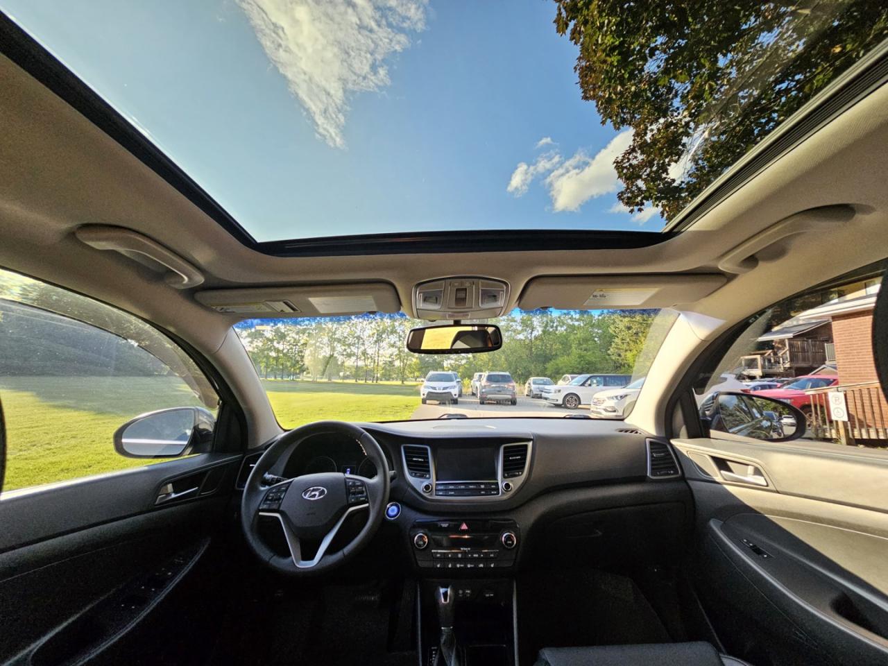 2017 Hyundai Tucson Luxury AWD *Leather/Sunroof/Navigation - Photo #9