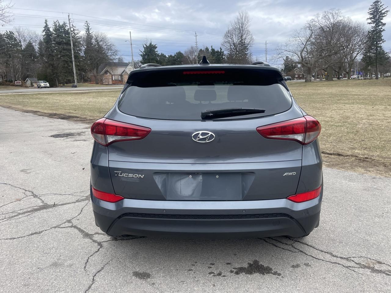 2017 Hyundai Tucson Luxury AWD *Leather/Sunroof/Navigation Photo4