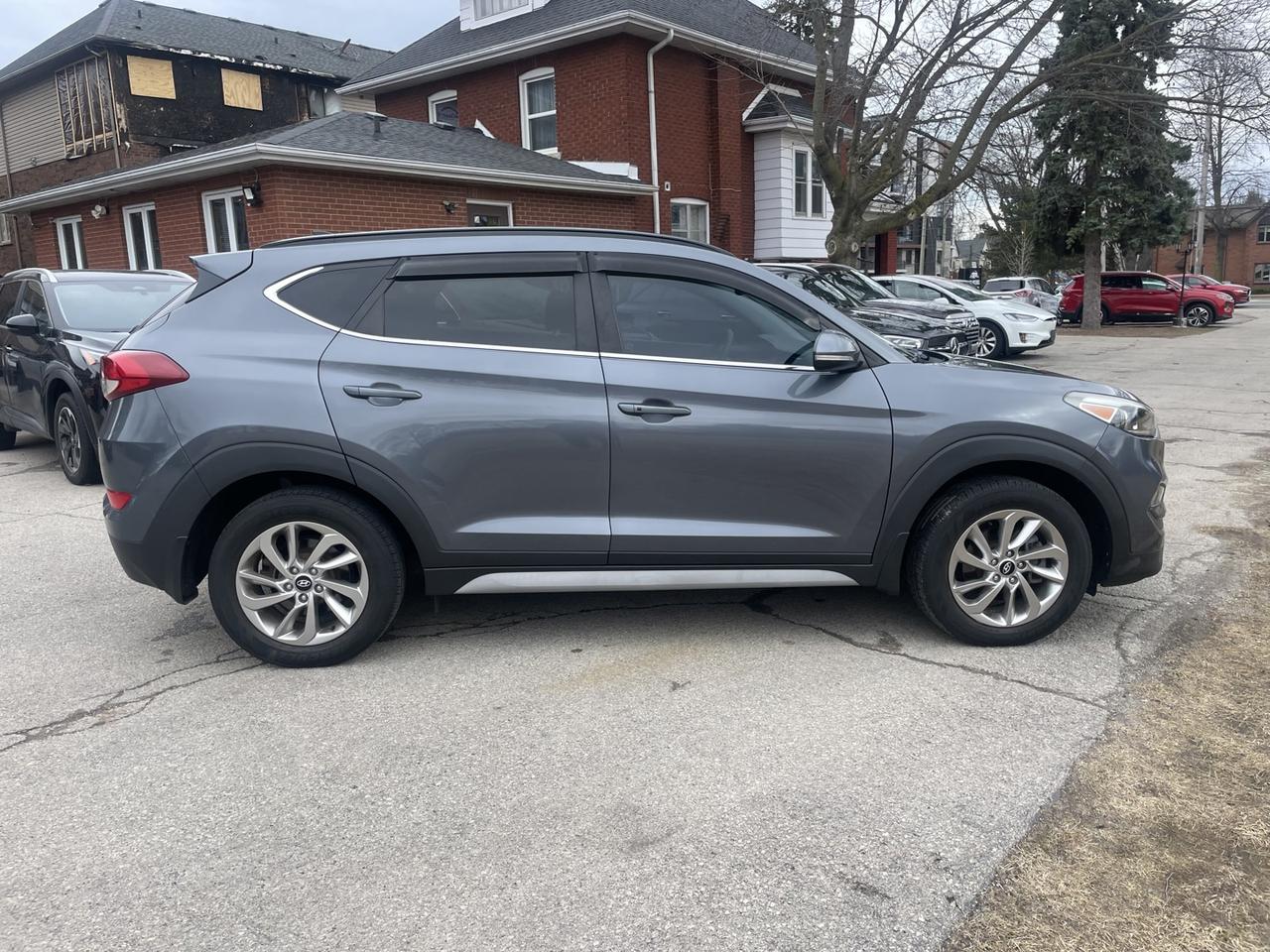 2017 Hyundai Tucson Luxury AWD *Leather/Sunroof/Navigation Photo