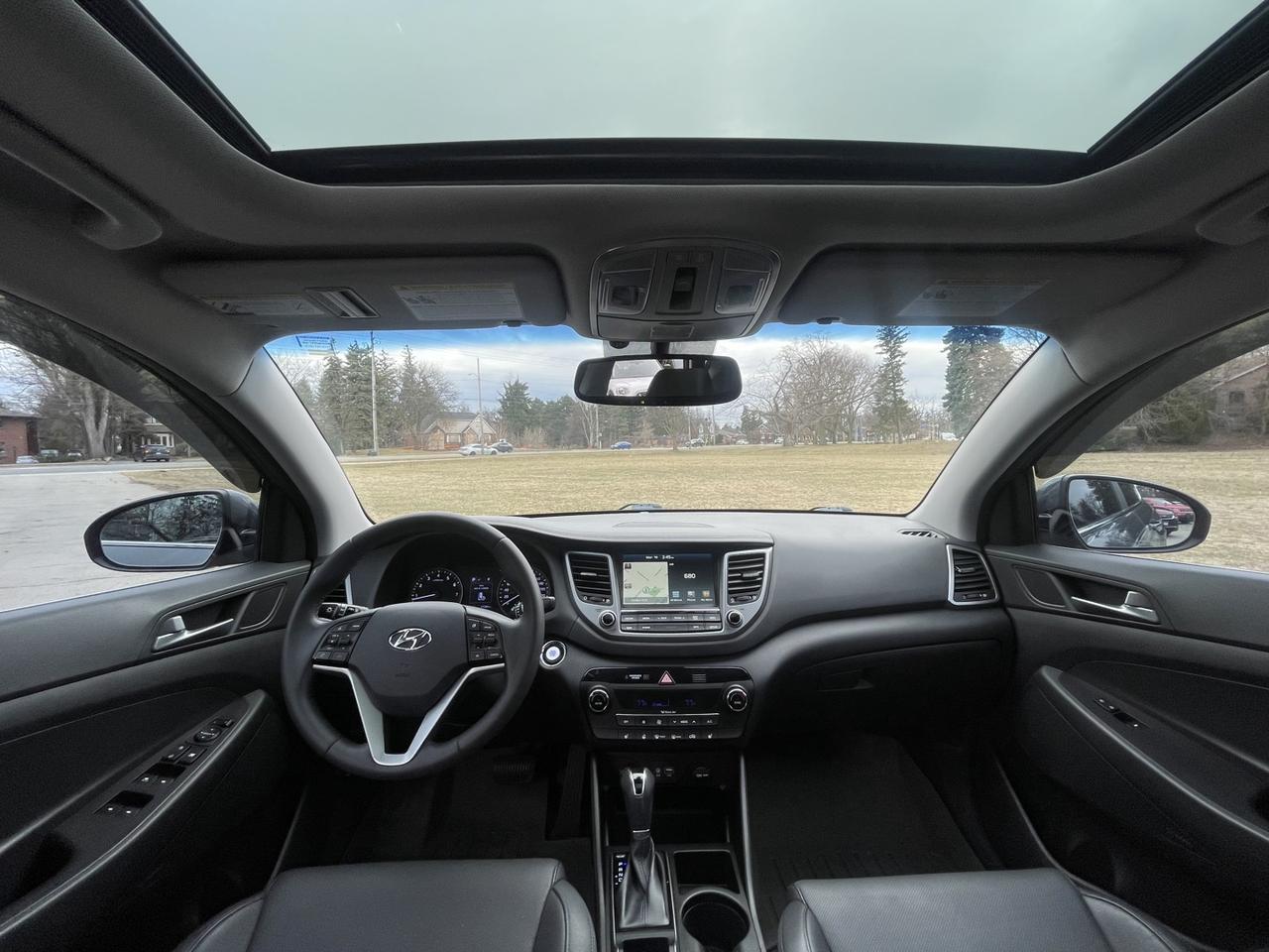 2017 Hyundai Tucson Luxury AWD *Leather/Sunroof/Navigation Photo