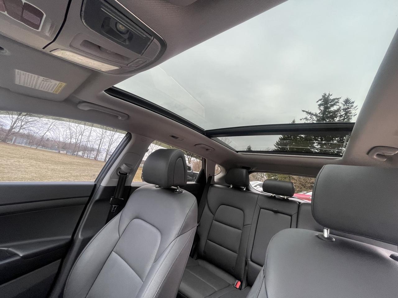 2017 Hyundai Tucson Luxury AWD *Leather/Sunroof/Navigation Photo