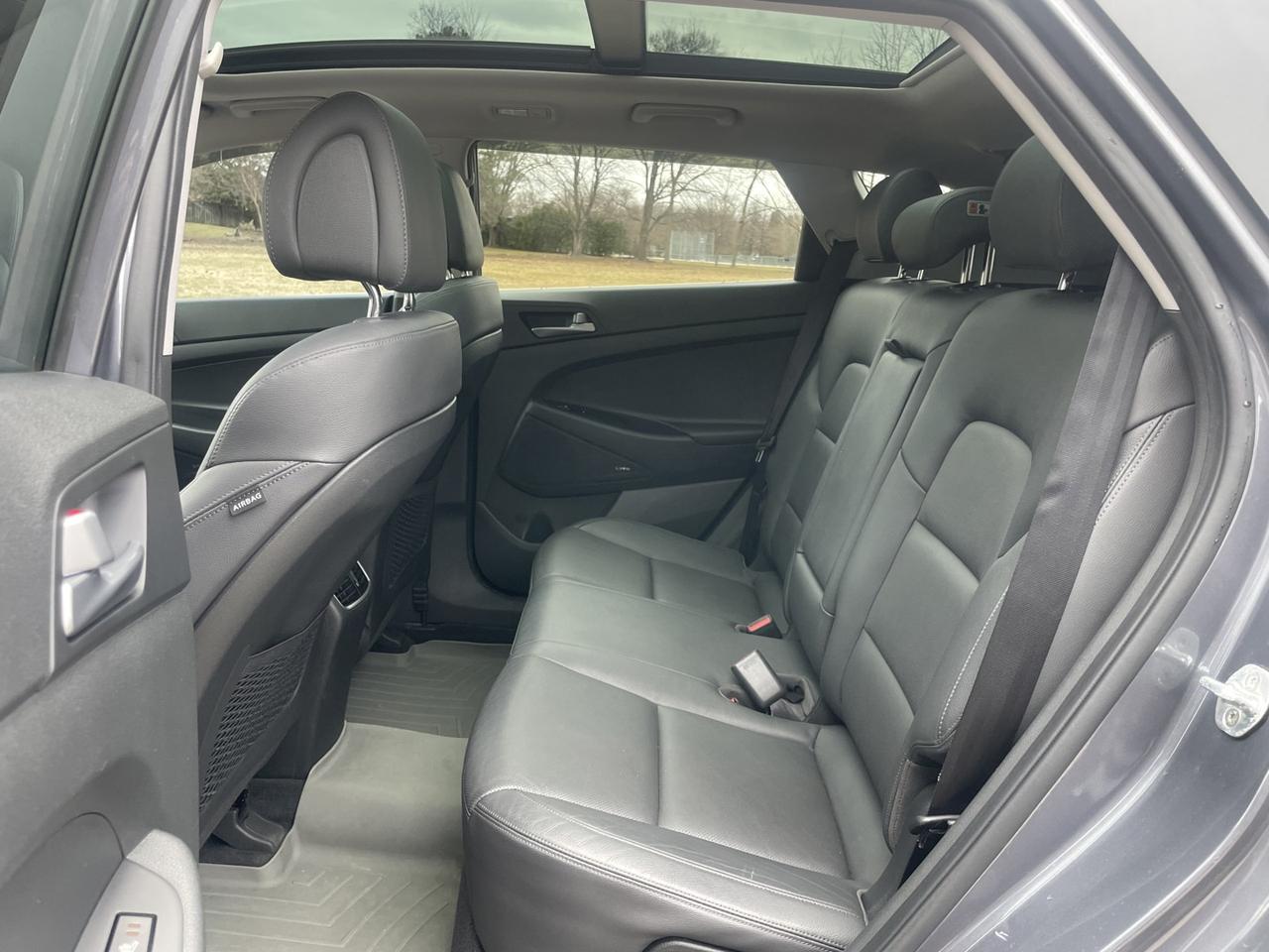 2017 Hyundai Tucson Luxury AWD *Leather/Sunroof/Navigation Photo