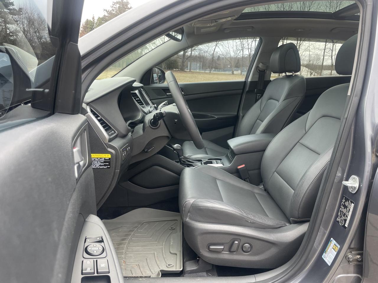 2017 Hyundai Tucson Luxury AWD *Leather/Sunroof/Navigation Photo