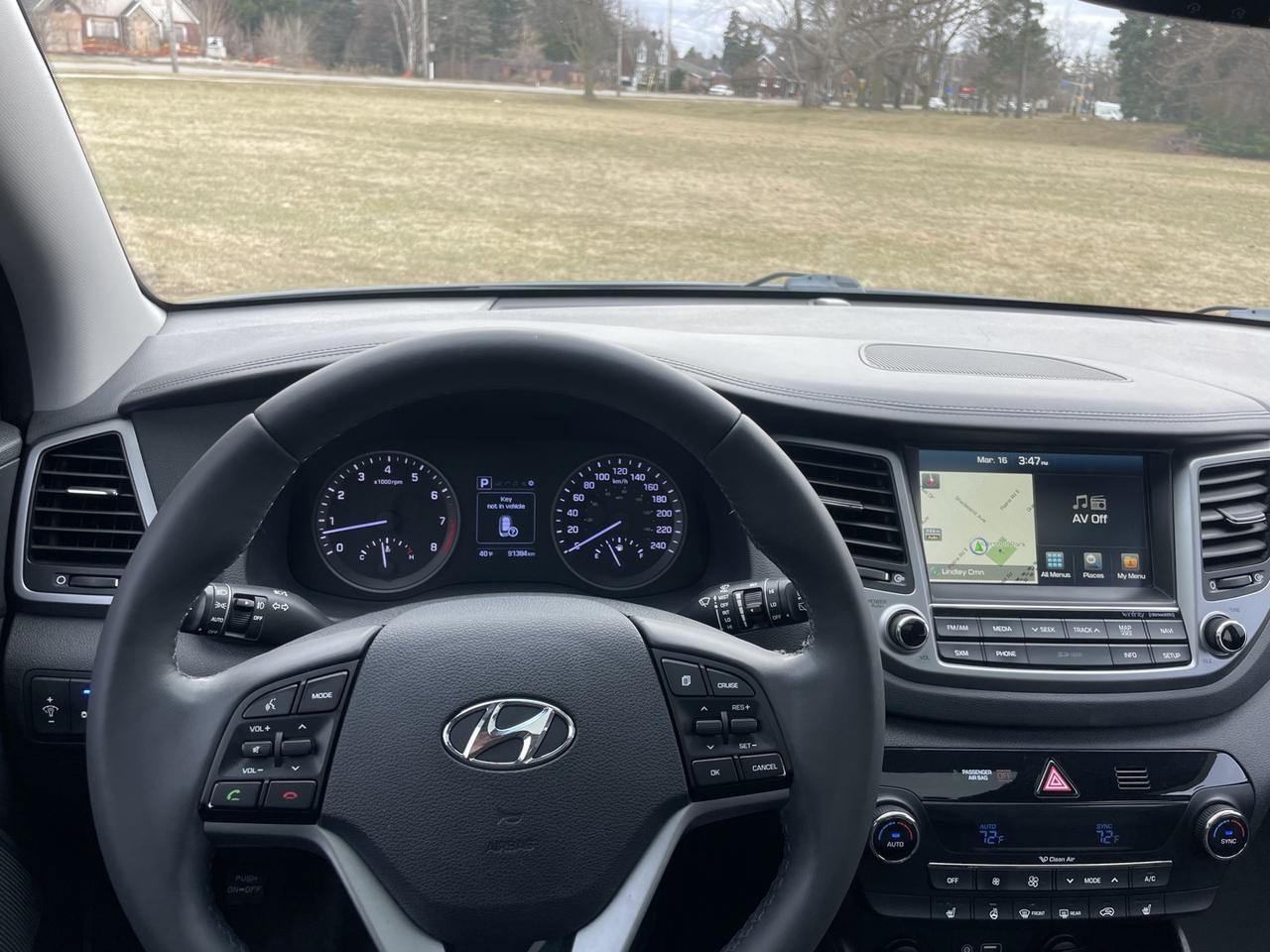 2017 Hyundai Tucson Luxury AWD *Leather/Sunroof/Navigation Photo