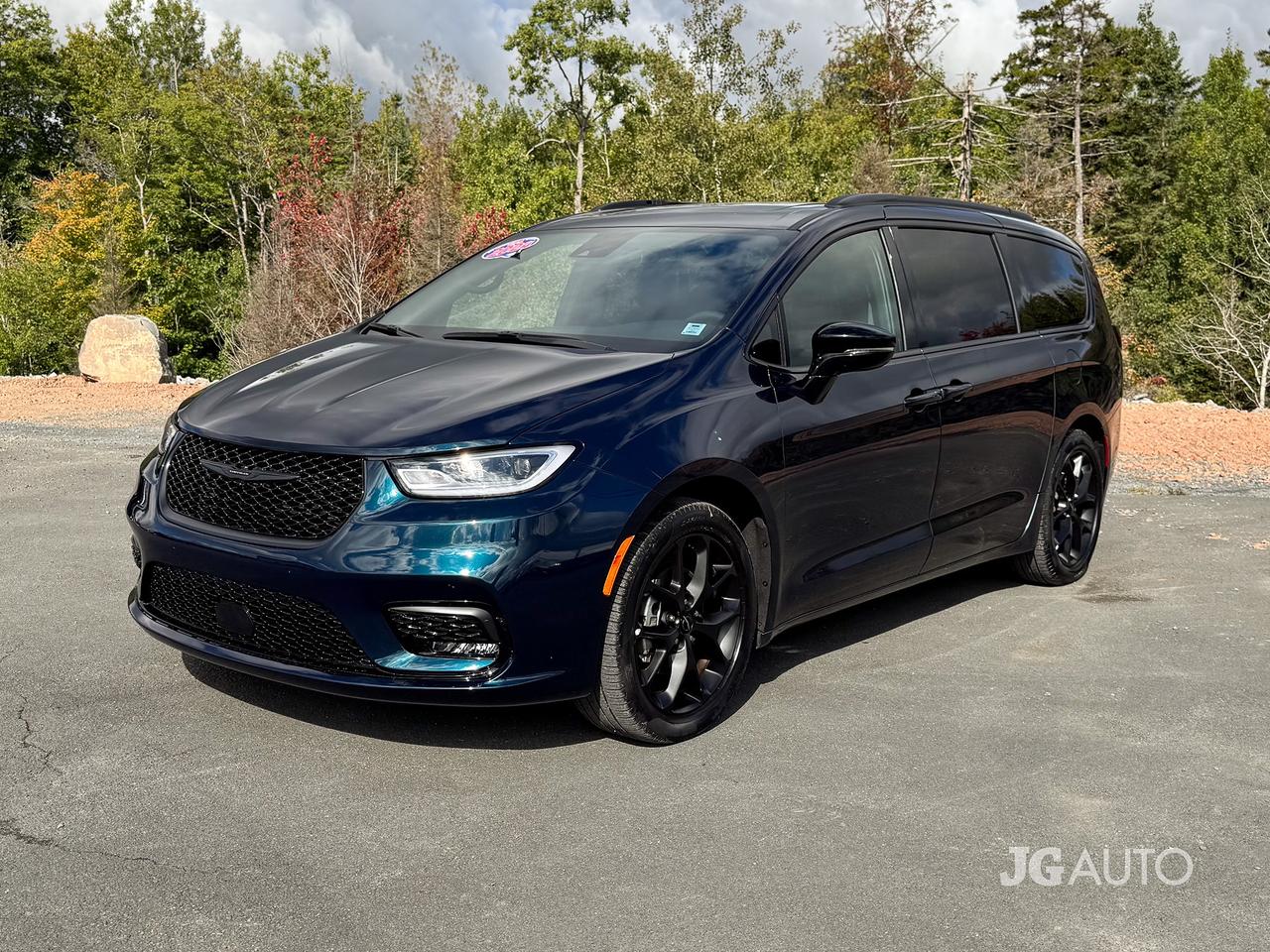 2024 Chrysler Pacifica TOURING-L FWD