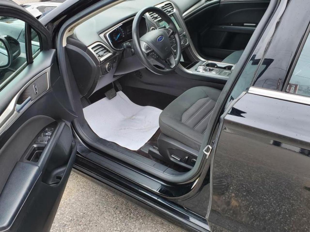 2017 Ford Fusion SE-NAVIGATION-"NO TAX SALE-MAX $2000-LTD TIME ONLY - Photo #9