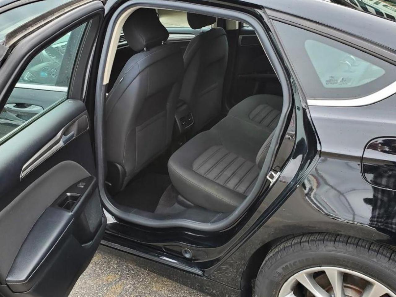 2017 Ford Fusion SE-NAVIGATION-"NO TAX SALE-MAX $2000-LTD TIME ONLY - Photo #18