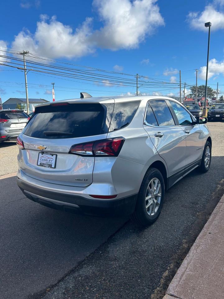 2022 Chevrolet Equinox LT Photo3
