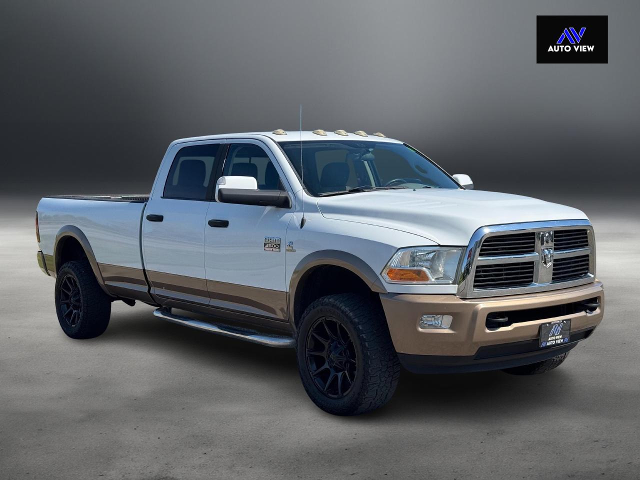 2012 RAM 3500 SLT **PRE-DEF MODEL** Photo2