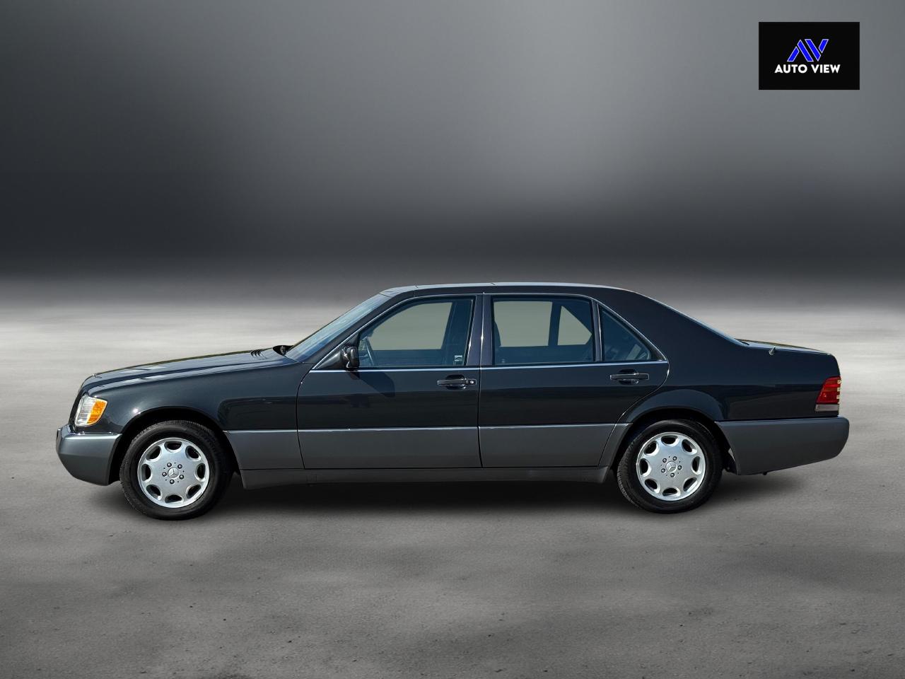 1993 Mercedes-Benz S-Class 500SEL **SUPER LOW KM'S** - Photo #8