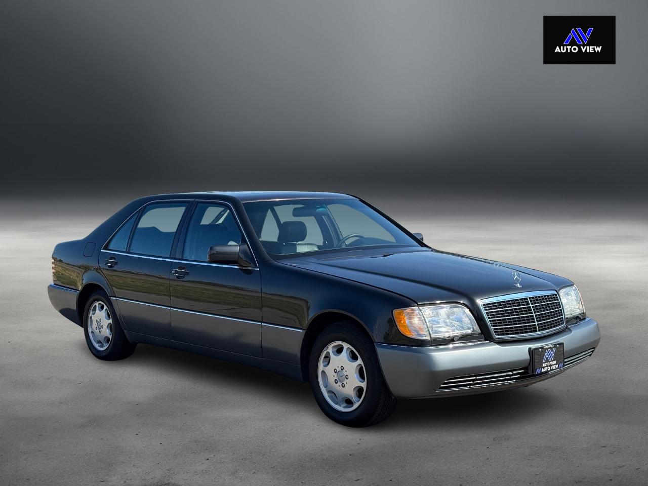 1993 Mercedes-Benz S-Class 500SEL **SUPER LOW KM'S** - Photo #3